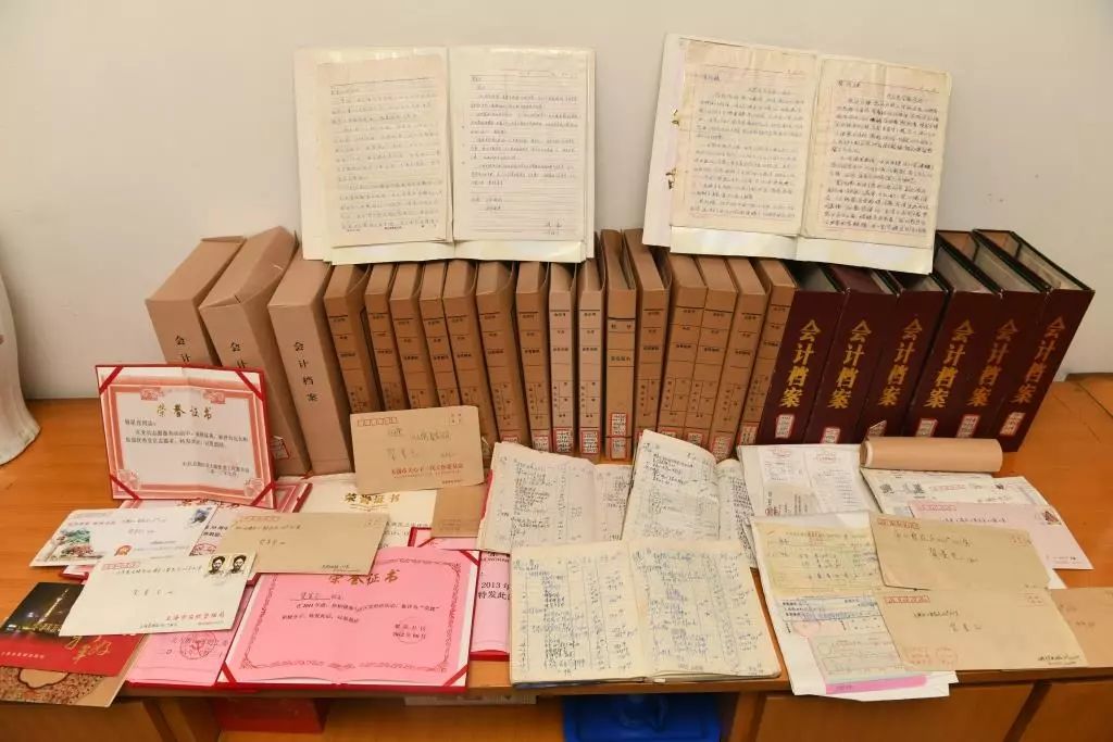 【家庭档案中的改革开放40年】一套家庭账本,一部微观经济史