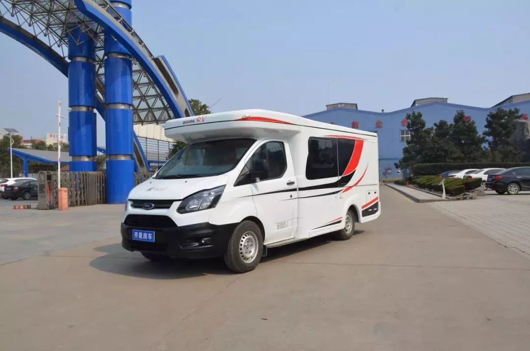 c型房车也能进地库?升顶机制满足一切需求,三拓展拥有超大空间