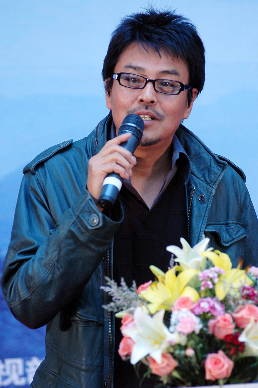 陈数拍摄《相思树》的时候,她和导演孙周成了朋友.