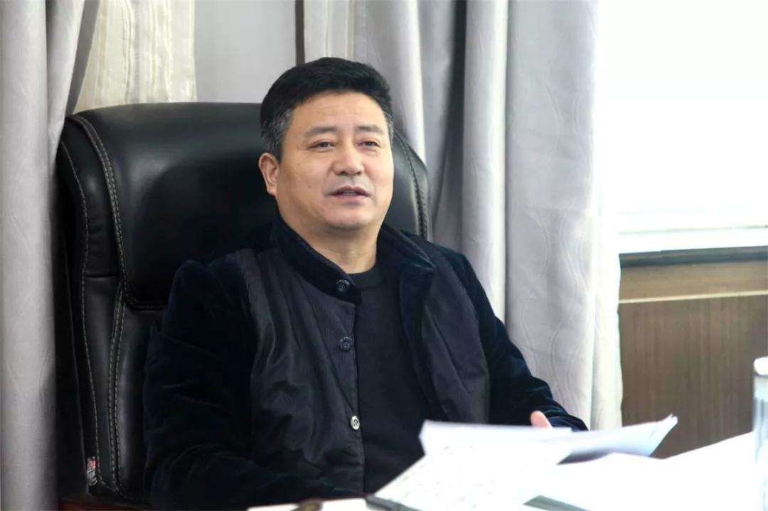 权色官场文:他意外得到女书记的欣赏,从此官场职业跋涉攀升