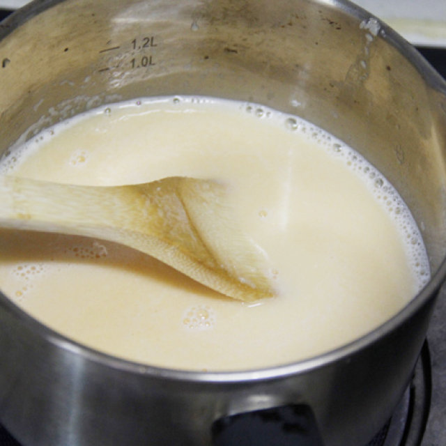 冰淇淋是小朋友的最爱,外面卖的不放心,还是自己做吧