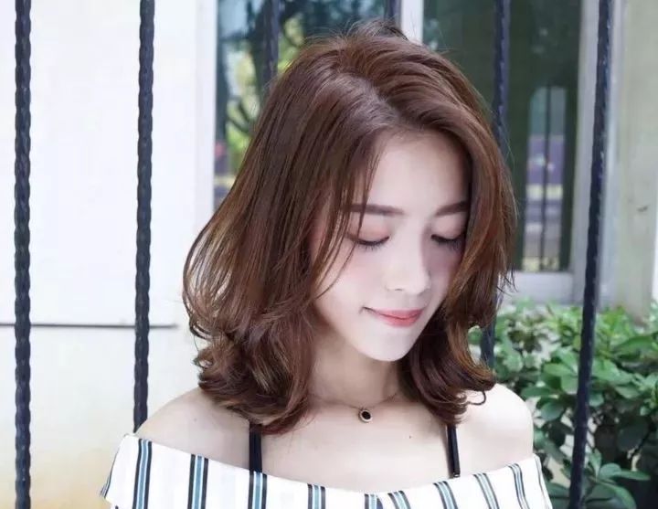 烫了不后悔的初春"齐肩烫",一款绝不会老气的发型!