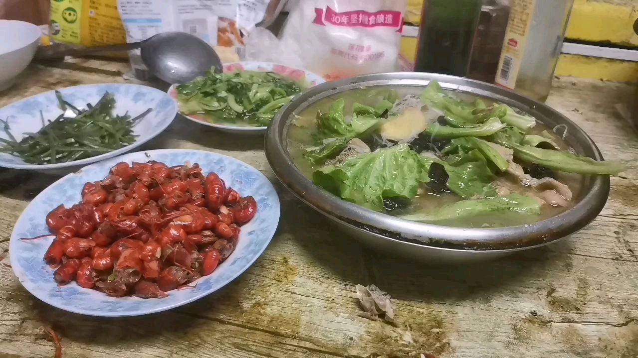 家常清炖母鸡汤,好吃又有营养,做法简单,吃得真过瘾