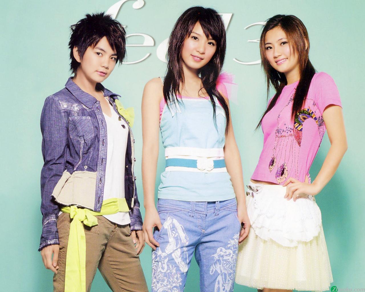 虽然she现在单飞了,但她们留下的经典像《波斯猫》《super star 》