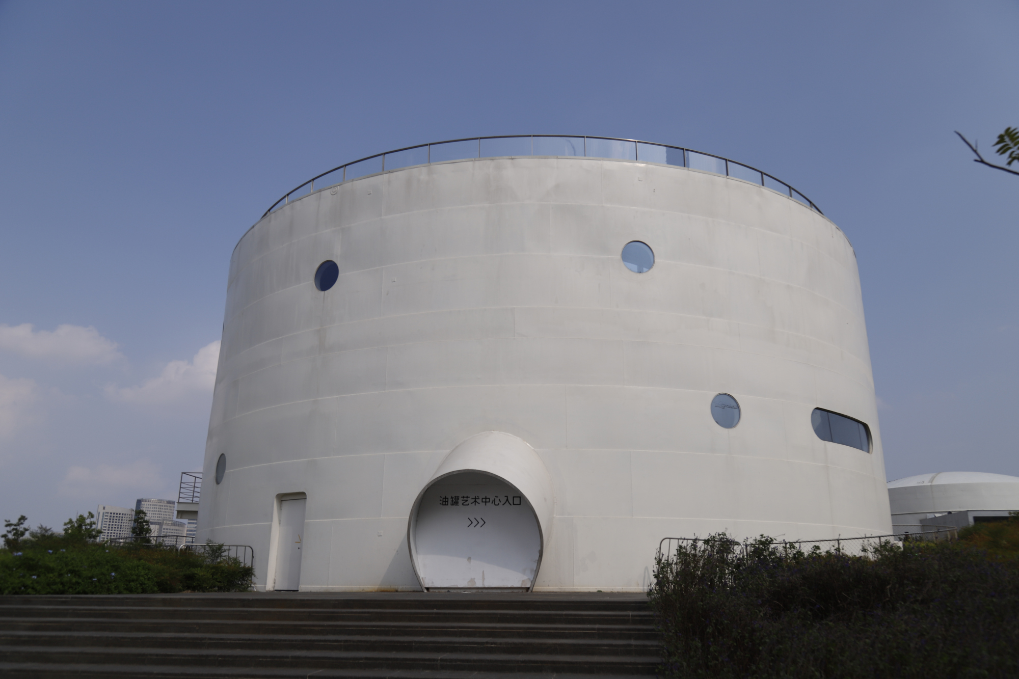 上海油罐艺术公园,人少景美小姐姐多,旅行拍照好去处