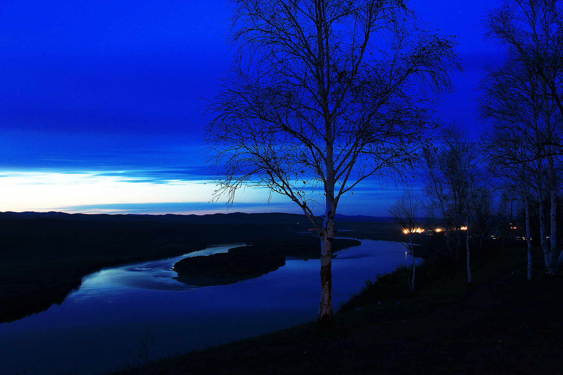 夜幕星河皓月清凉,渡我不渡她,何以解忧        愈醉翁亭记,花溪欲梦