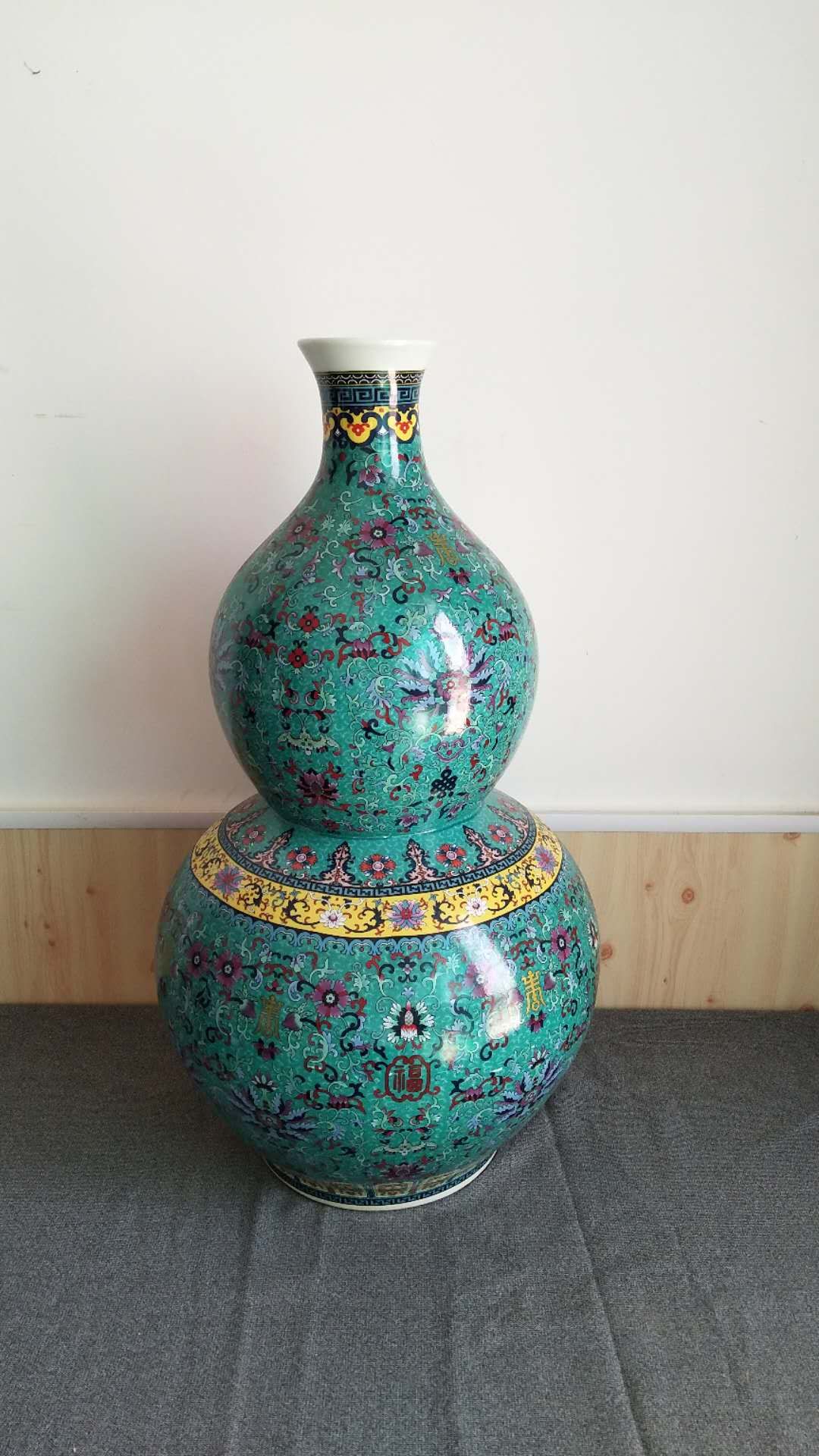 大清乾隆年,豆青色福寿葫芦,就这一只,各位藏友给鉴赏一番如何