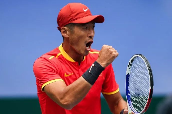 32岁老将李喆爆冷横扫top100高手 戴维斯杯首日中国战平日本