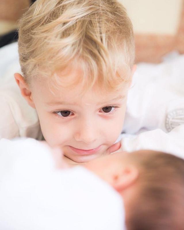 内马尔的儿子胖成这个样子了,网友:还我们金发小正太卢卡啊!