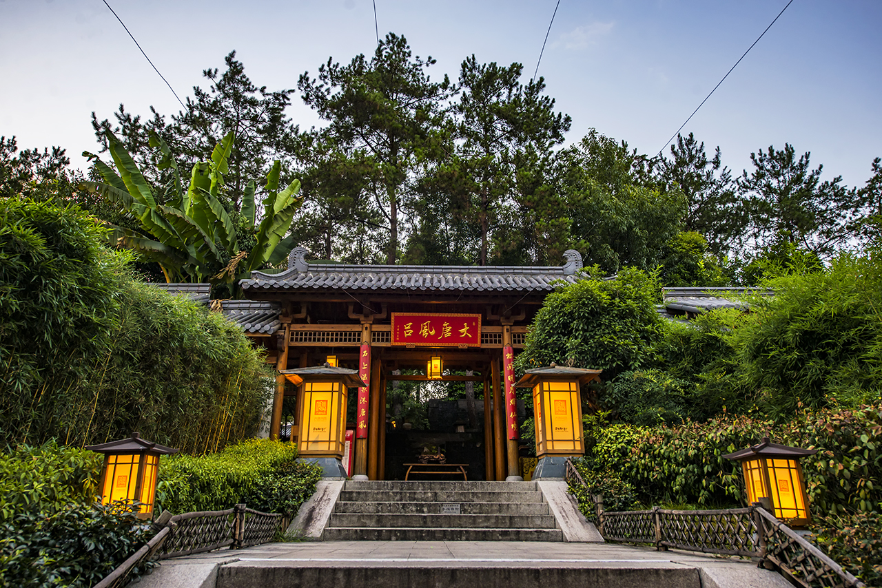 在唐风温泉感受唐风唐韵,享受不一样的温泉感受!