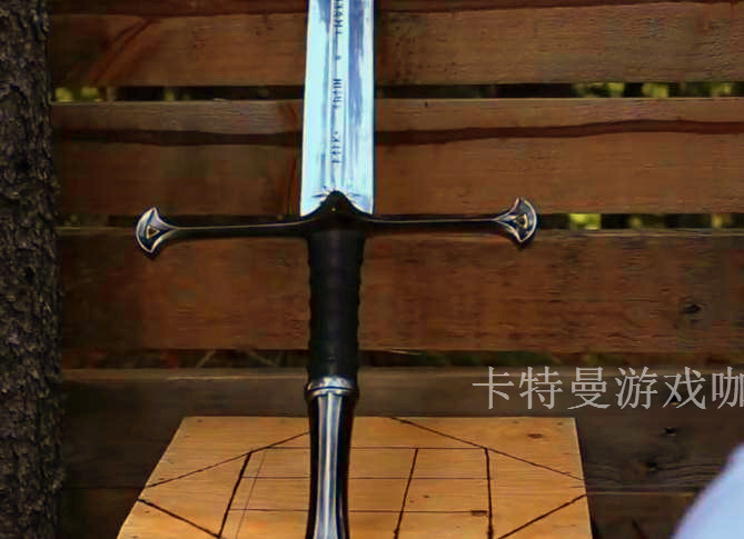 立马就建造了一把超级帅气的铁剑啊!