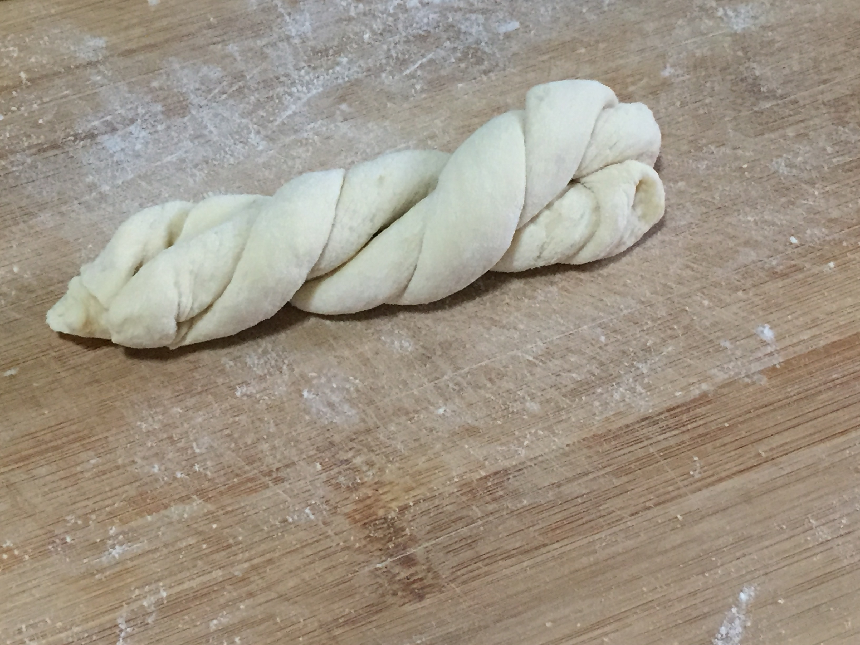 不加一滴水的大麻花,奶香十足,比馒头松软好吃百倍,做法特简单