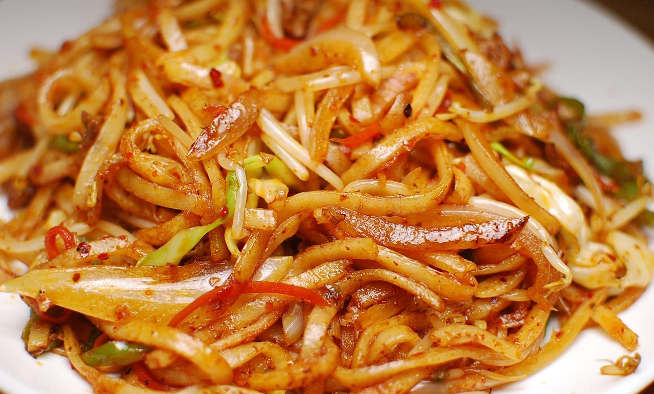 可荤可素的炒烙饼,简单营养很方便,适合晚餐来吃哦