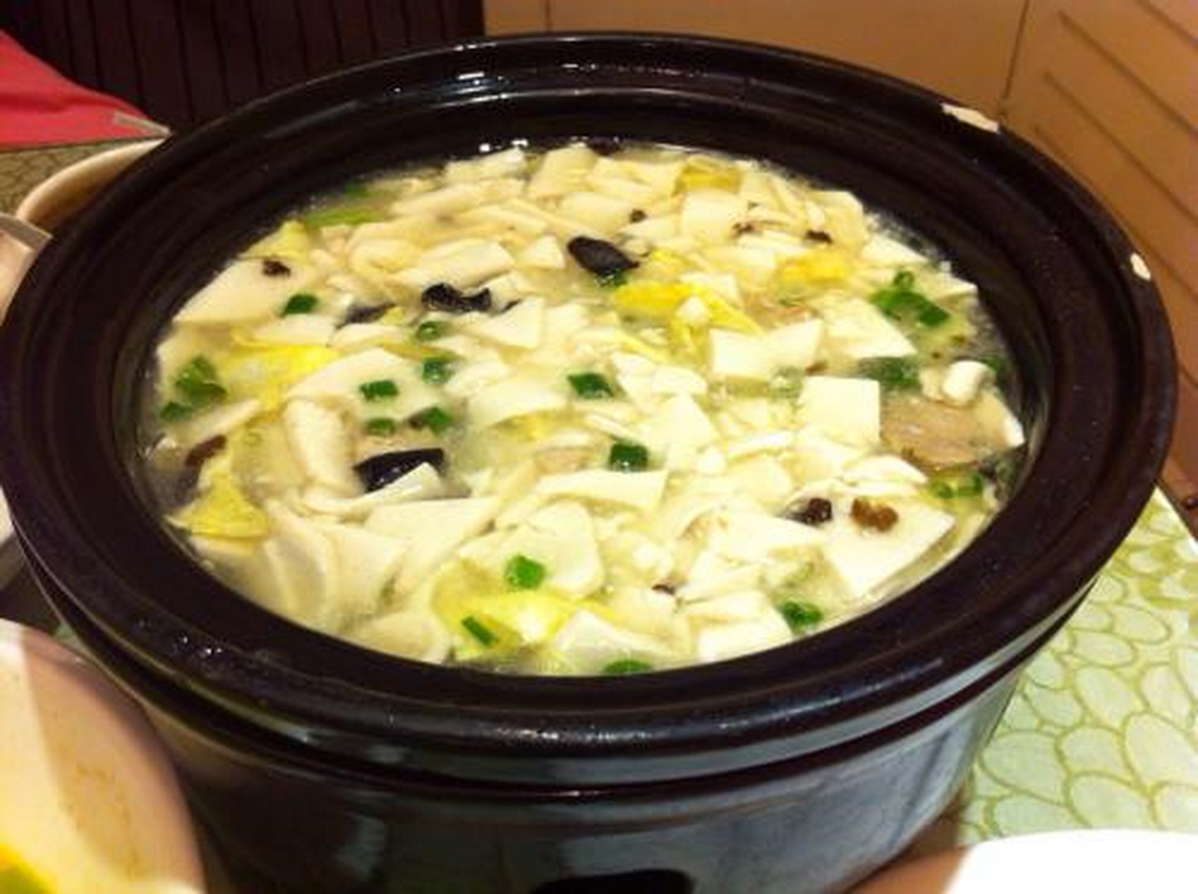 平桥豆腐,是江苏淮安的一道汉族名菜,属于苏菜-淮扬菜.选用内脂豆腐,