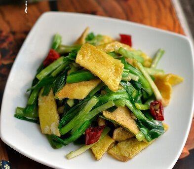 鱼香杠上花,韭菜炒鸡蛋,红烧土豆