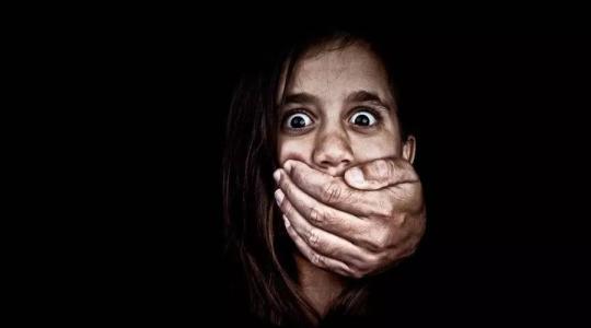 坐公交不让座被骂无德无良 面对道德绑架我们该不该沉默?