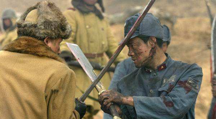 中国大刀能敌过日本刀吗?他一人一刀对50日本兵,1小时斩24人