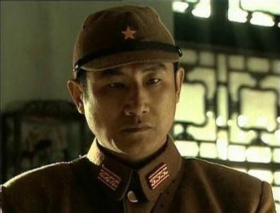 此人烧死几十万日本人,却得到日本天皇,颁发最高荣誉奖章!