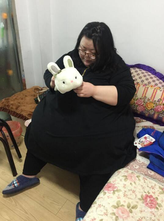 488斤重的中国第一胖女孩,两年减重300多斤,她是怎么做到的?