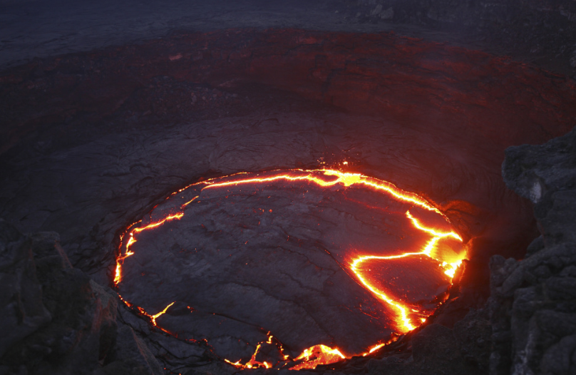 尔塔阿雷火山位于埃塞俄比亚东北部的阿法尔州境内,是东非大裂谷