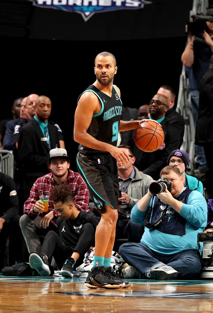 黄蜂117-112主场险胜凯尔特人,沃克两场砍下103分!