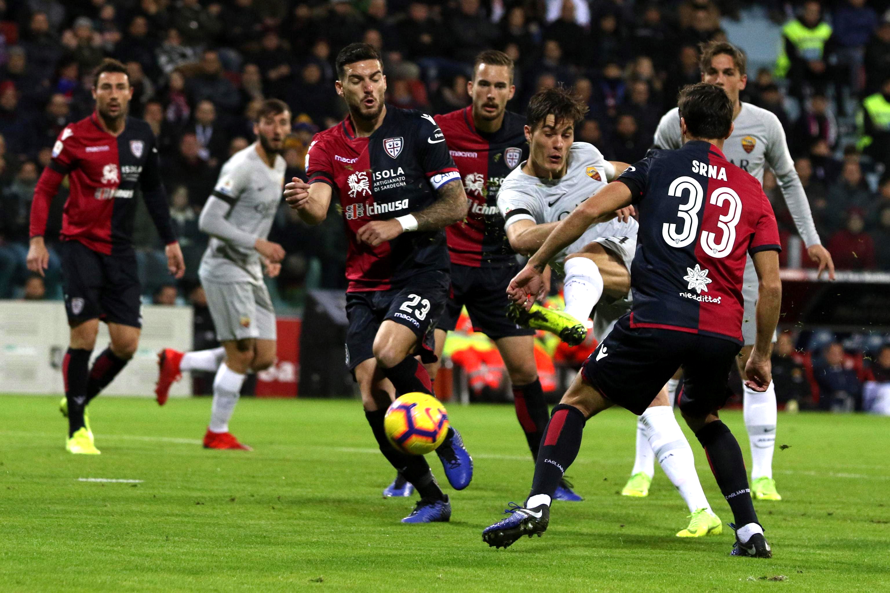 足球——意甲联赛:罗马战平卡利亚里