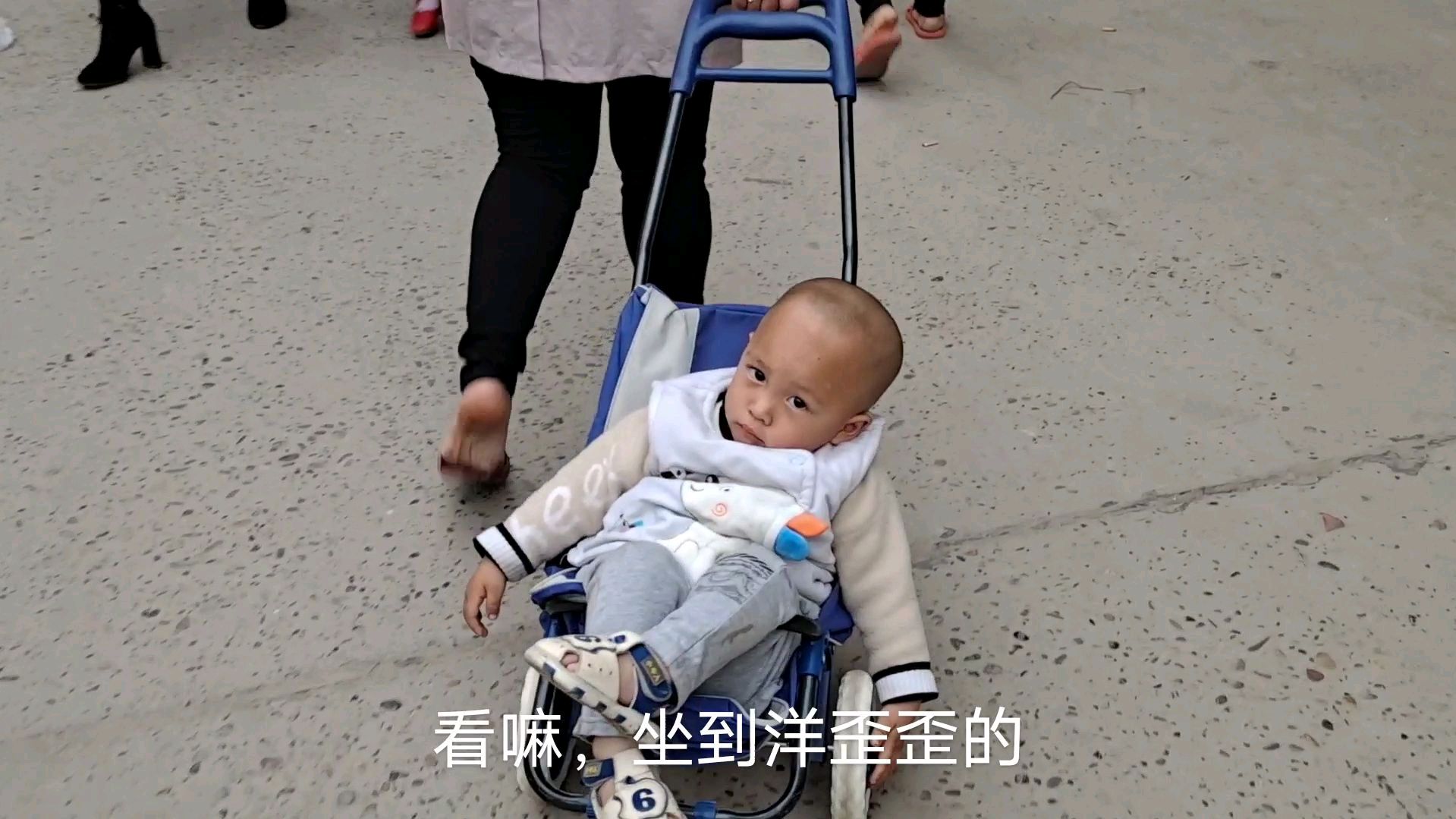 妹妹给侄儿准备的拖车,赶场买菜两不误,真方便