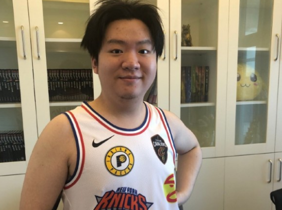 马飞飞与好友开黑,疑似"辣个男人"网友:生前也是体面人!