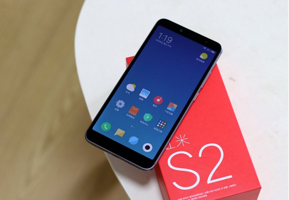 自拍最好的红米手机:全面屏 骁龙626 ai双摄 人脸解锁,降至899