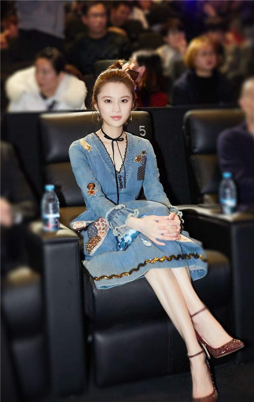 腿精大赏#谈论起张慧雯,出演的电视剧也不少,但是都没能火起来,一直