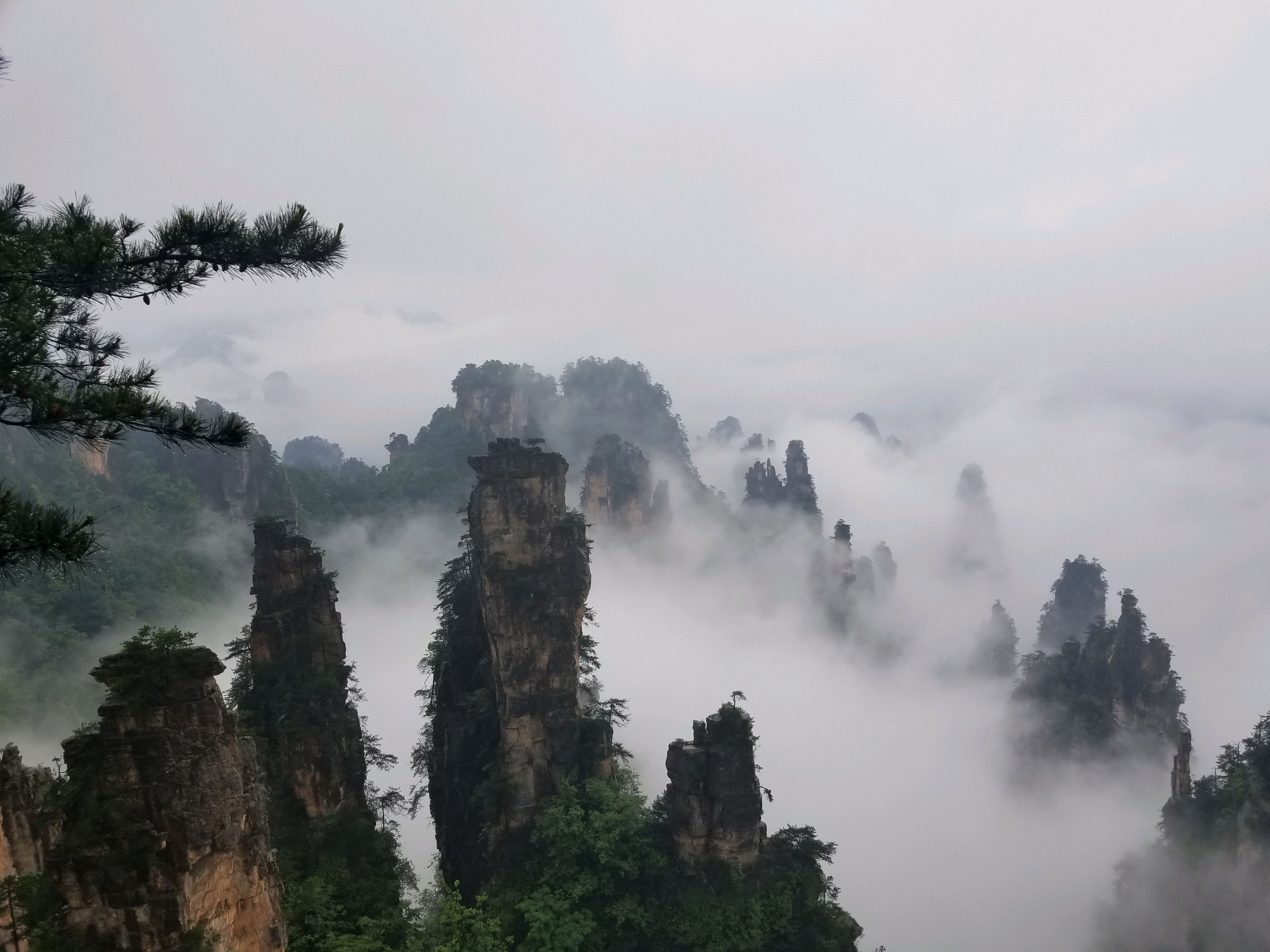 张家界山水天子峰