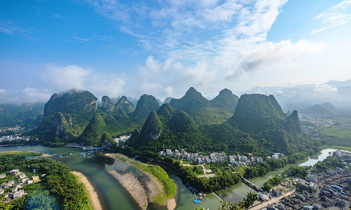 老寨山是兴坪古镇最高的一座山,被称为观赏兴坪山水的最佳去处