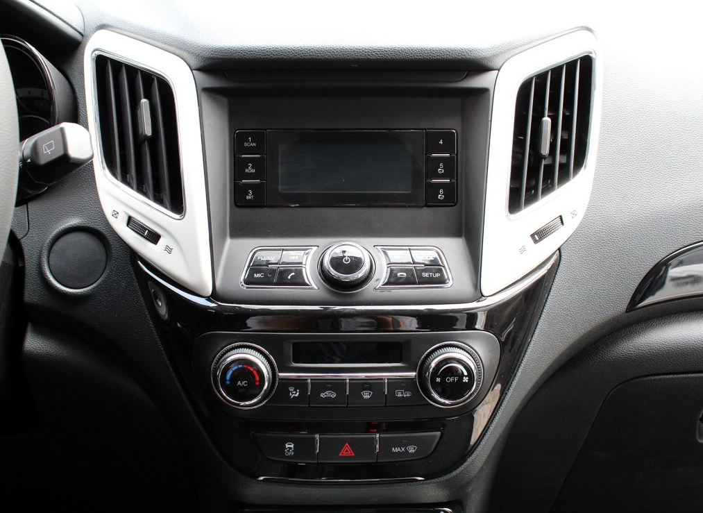 分享十分帅气的长安cs15ev,高清大图一睹为快,你们喜欢吗