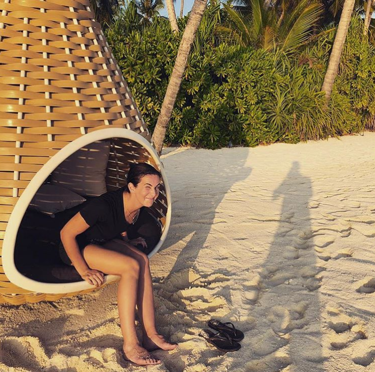 多图流:丽莎和穆勒度假,上传亲密合影