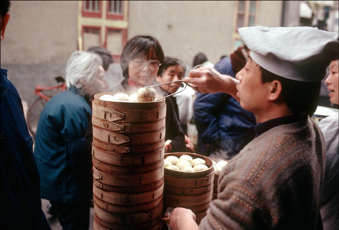 90年代老照片 图4美女笑得很幸福 图6打麻将的大爷手气很差