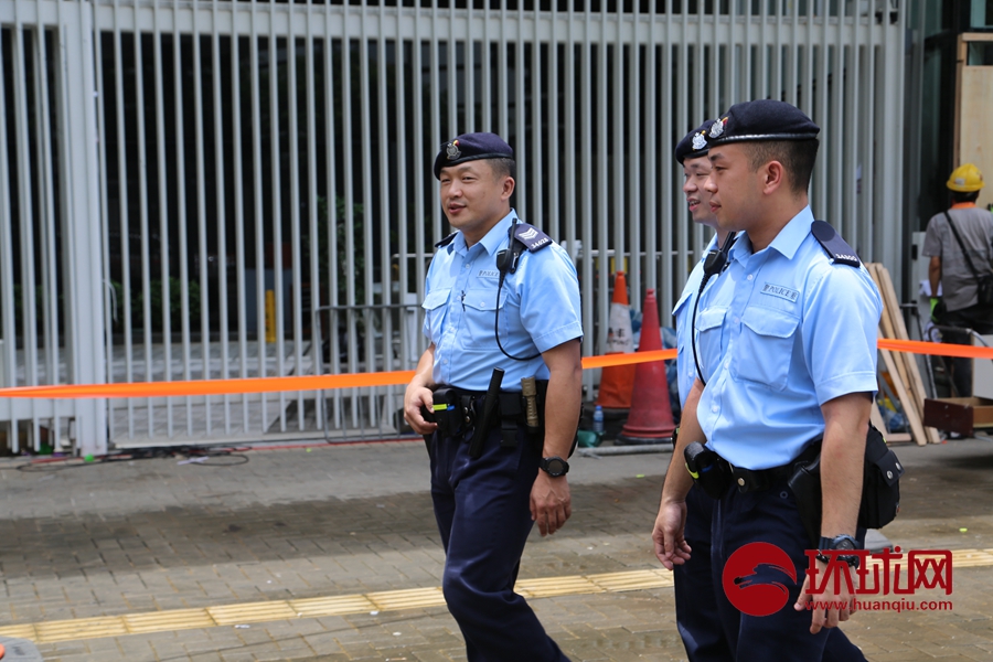 香港立法会被冲击后 香港警察巡逻并维持秩序