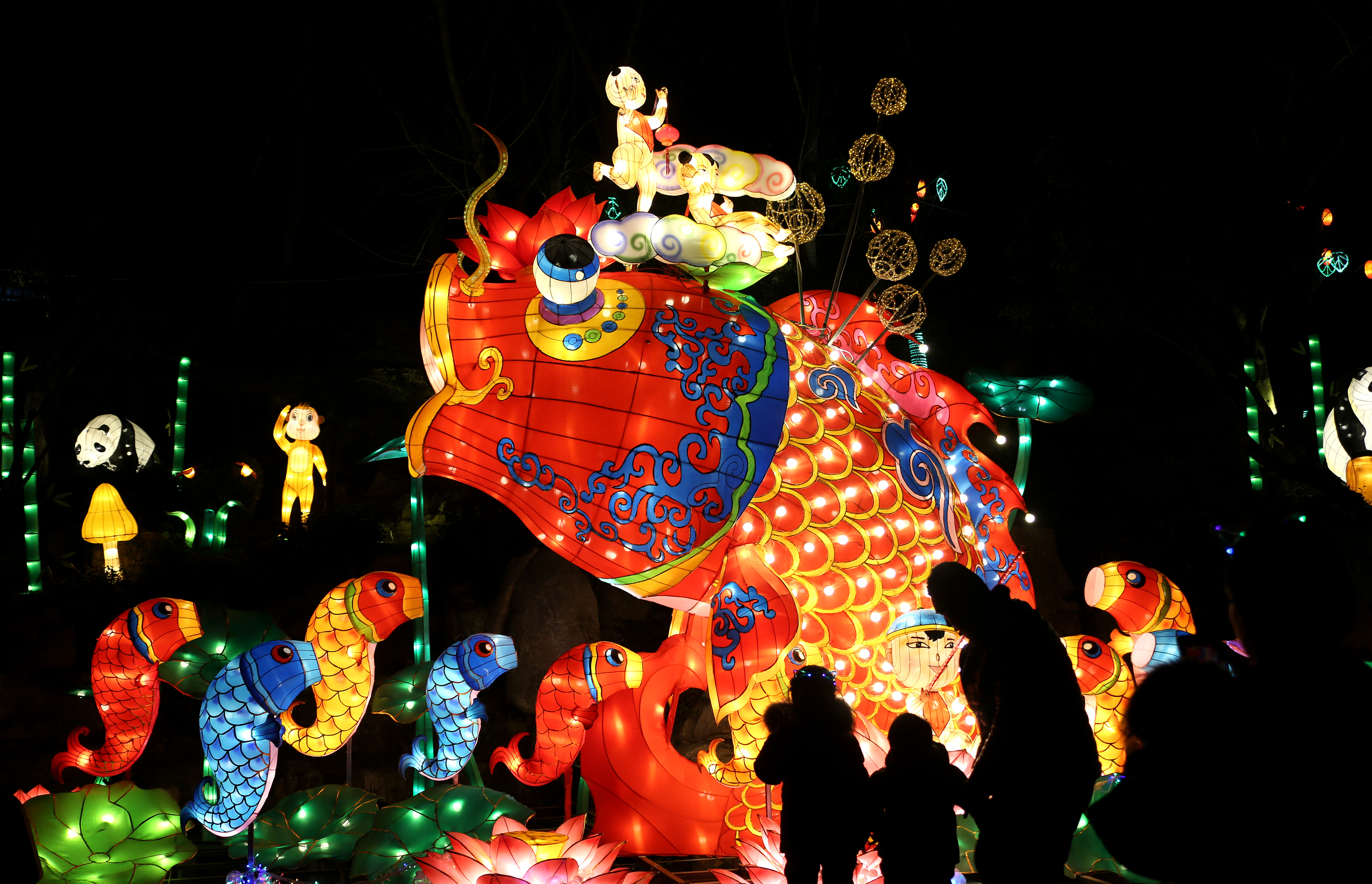 华灯初上迎元宵