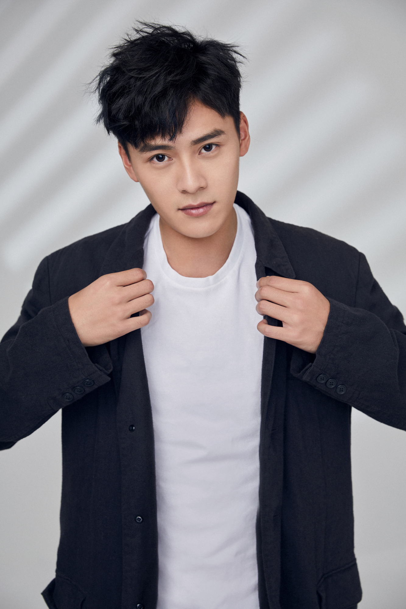 青春剧《奋斗吧,少年!》引爆夏日	运动系男孩朱致灵热血开球