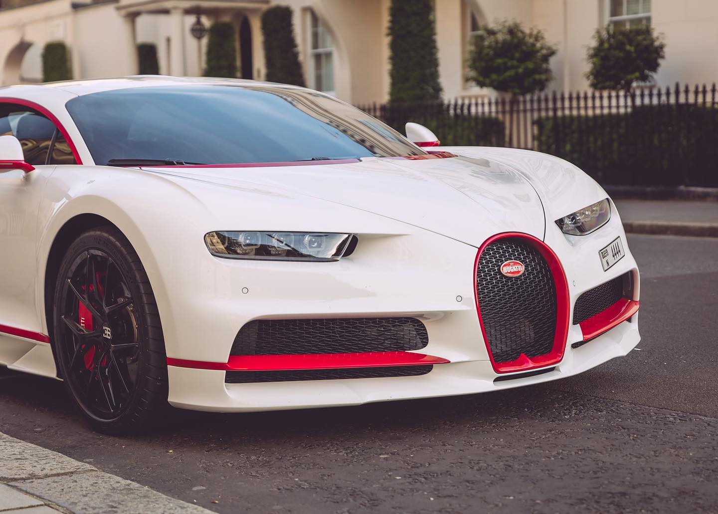 布加迪白色chiron改装版