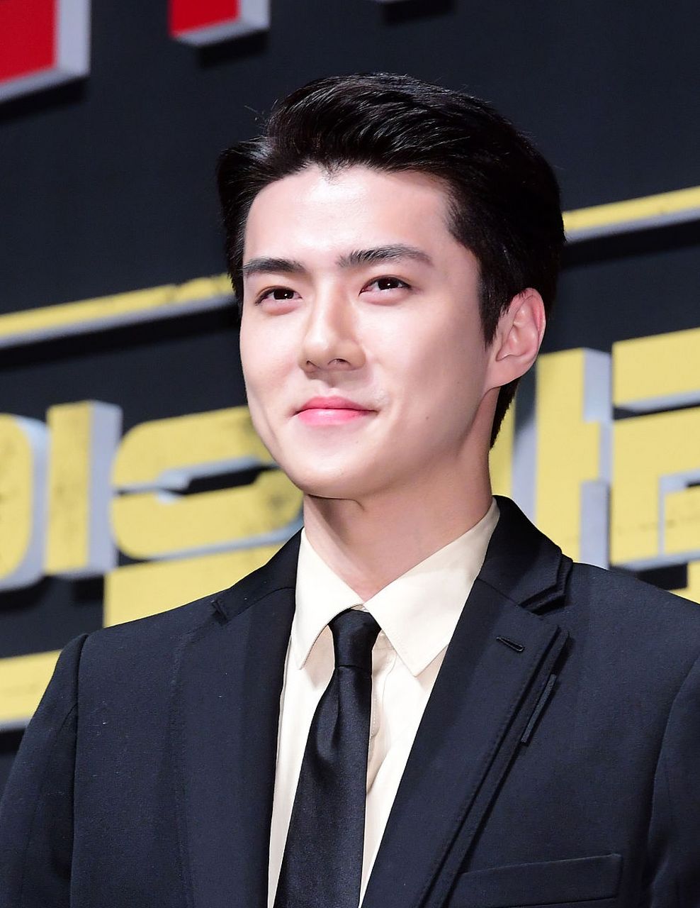 exo世勋被网友在论坛上爆料女友未婚先孕,还指被目击陪女方去妇产科