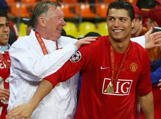 红魔前队长评价c罗:新亚娱说他不可能退役,还没有超过贝利!