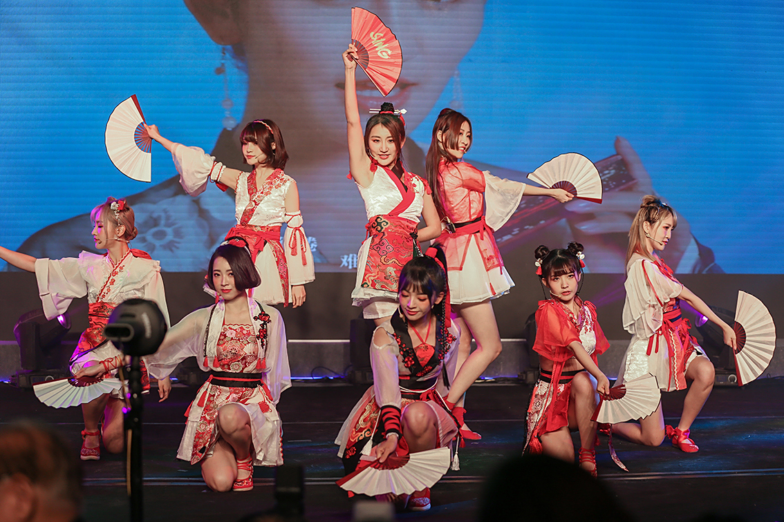 三,打歌服与洛丽塔是否"互通"?