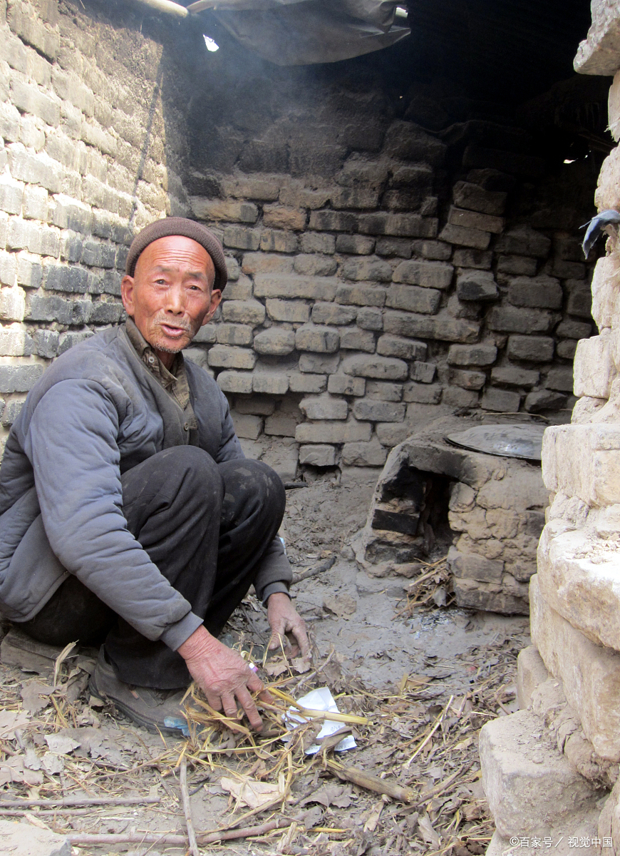 不敢开口问伸手去摸的都是超出预算的农村光棍图片七八十年代农村生活