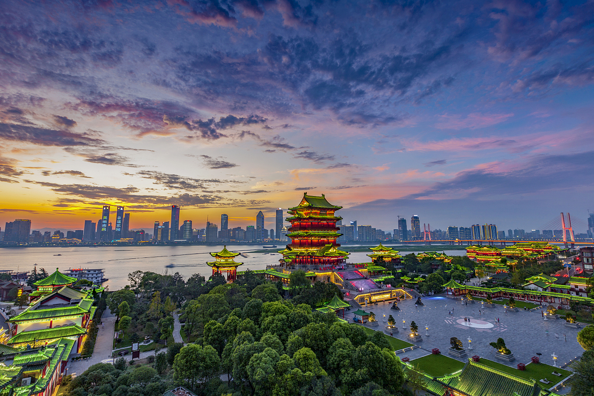 恋爱关系和婚姻是一种双向选择,尽早了解彼此对这段