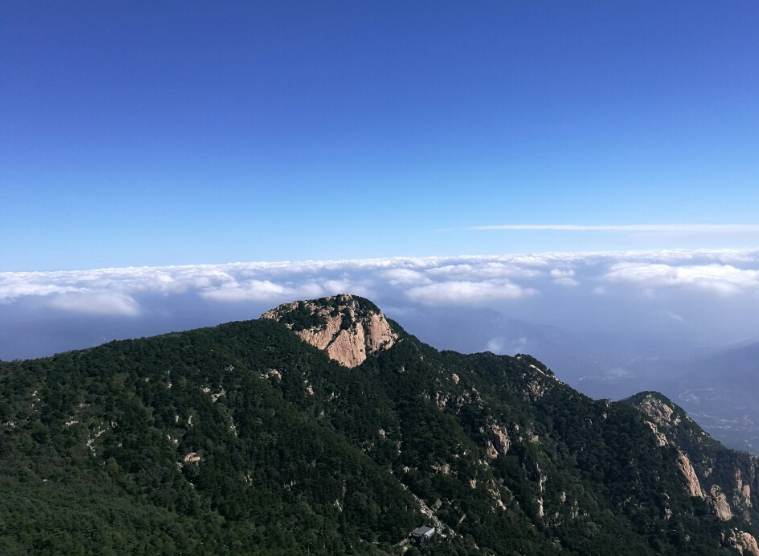 玉皇頂是泰山之巔,有