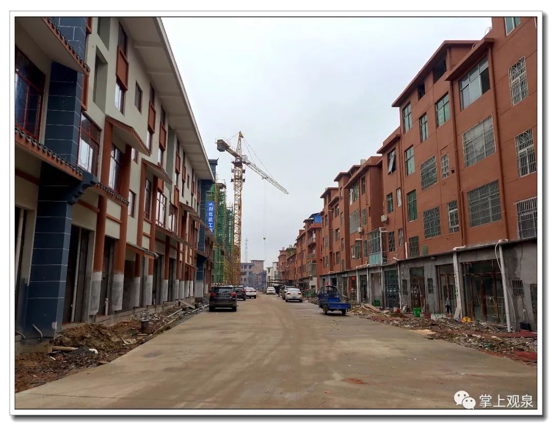 而今,在萍乡市的后花园赤山镇上,同样有一座拨地而起的新兴小镇——拱