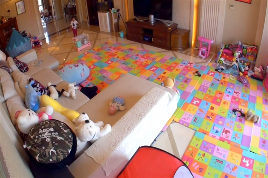 带你参观贾乃亮和李小璐居住的房子,虽然不大,却是温馨感十足