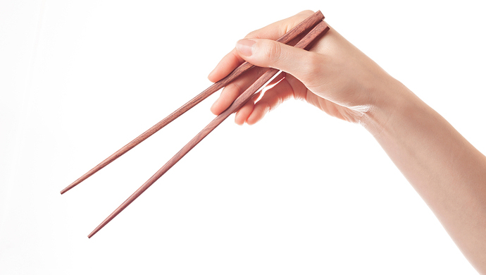 "领导给你夹菜,吃不吃?"疾控专家做了个实验