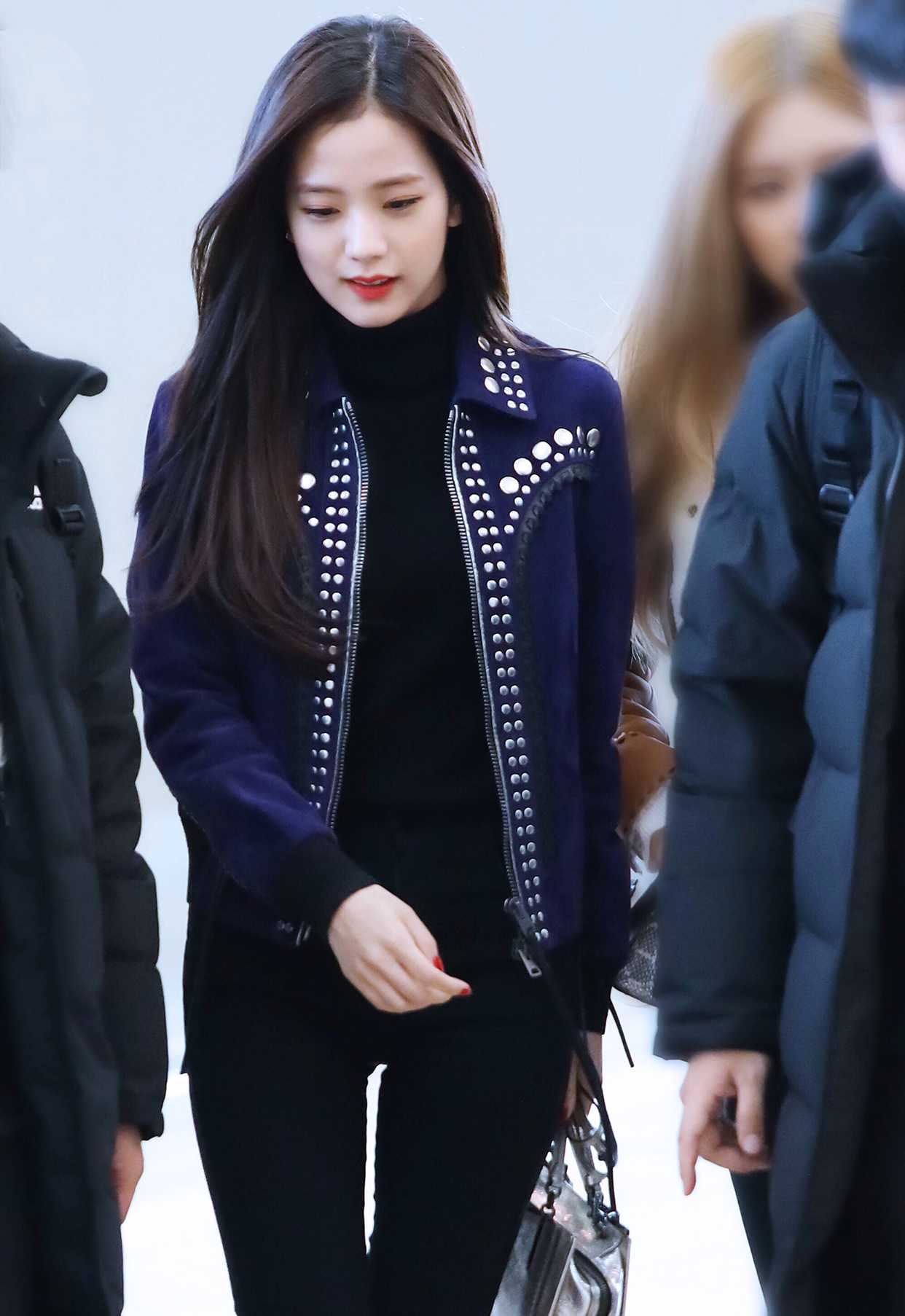 金智秀机场私服,邻家小姐姐即视感