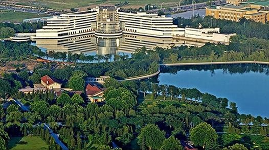 天津历史建筑水晶宫饭店拟转让80.483%股权